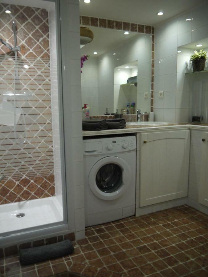Vieille Ville 1 - Luca'S Apartment, 1 Bedroom, Max 2 Adults And 2 Kids Антиб Экстерьер фото